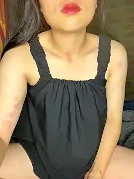 -HaLinh from StripChat is Freechat