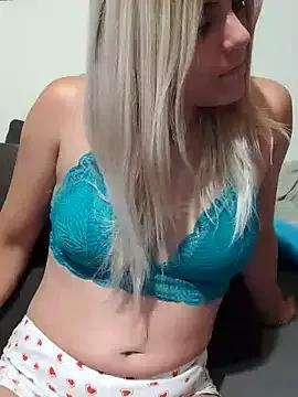 -hotdream- from StripChat is Freechat