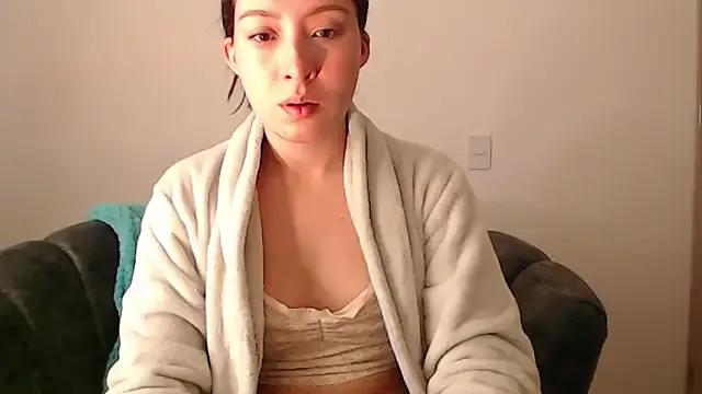 -Ivonny from StripChat is Freechat