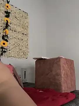 -Loren4- from StripChat is Freechat