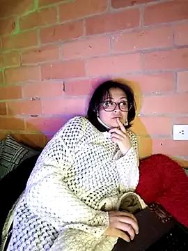 -Loren_- from StripChat is Freechat