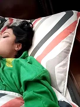 -Loren_- from StripChat is Freechat