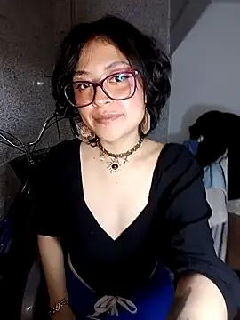 -Loren_- from StripChat is Freechat