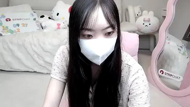 -momoo- from StripChat