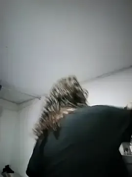 -saraqueen- from StripChat is Freechat