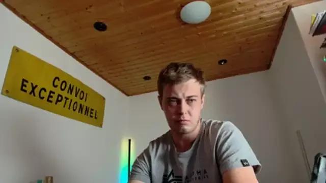 112boy from StripChat