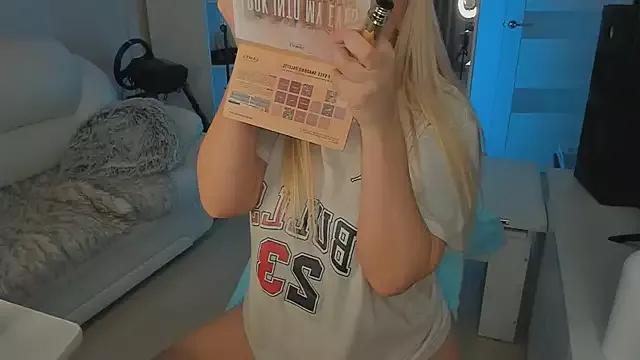 Try our streaming cams variety and talk on a personal level with our adorable girls streamers, showing off their bountiful shapes and dildos.