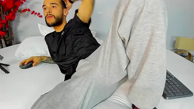 2_fire from StripChat is Freechat