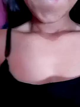 3ashi9aa from StripChat is Freechat
