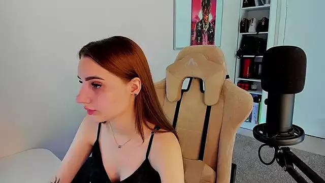 __SilviaAbby__ from StripChat