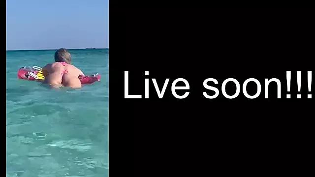 _Allie_ from StripChat is Freechat
