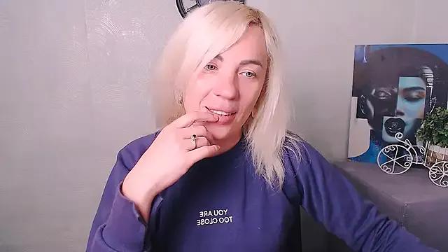 Try our streaming cams variety and talk on a personal level with our adorable girls streamers, showing off their bountiful shapes and dildos.