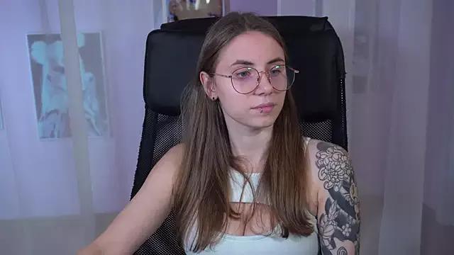 _AnnaStark_ from StripChat
