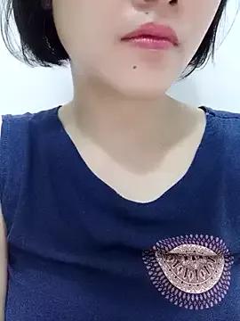 _Attractivegirl33 from StripChat