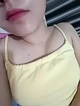 _Attractivegirl33 from StripChat