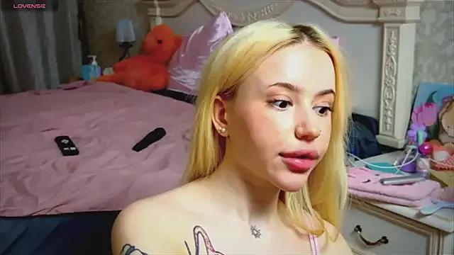 _BunnyDollStella_ from StripChat is Freechat