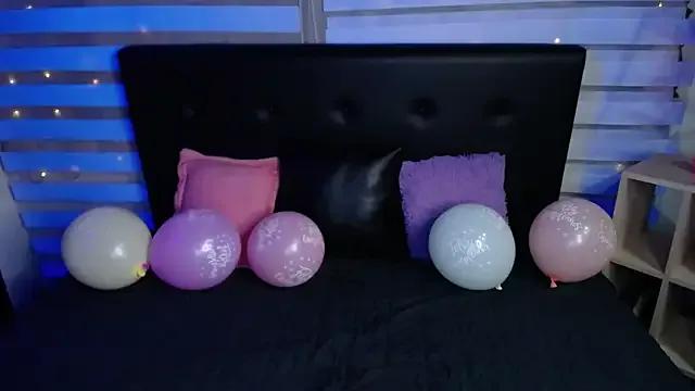 _Charlotte_Collins_ from StripChat is Freechat