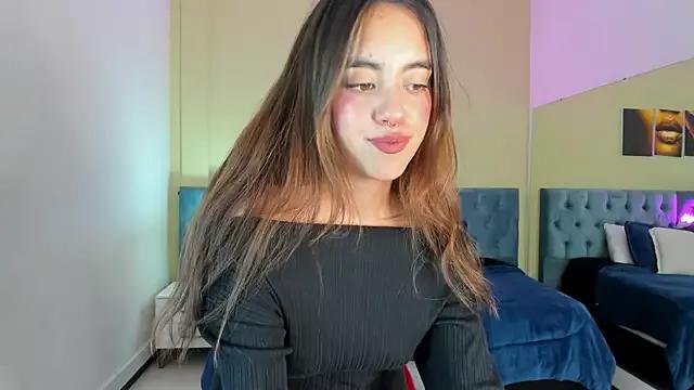 _Charlotte_evans_1 from StripChat is Freechat