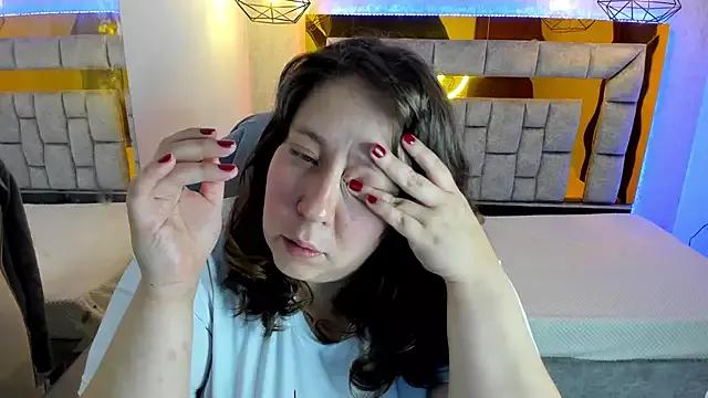 _Emily_rosee_ from StripChat is Freechat