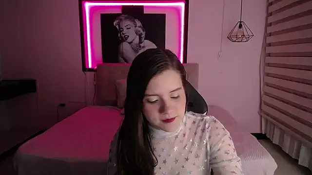 _Emmaa_x on StripChat 