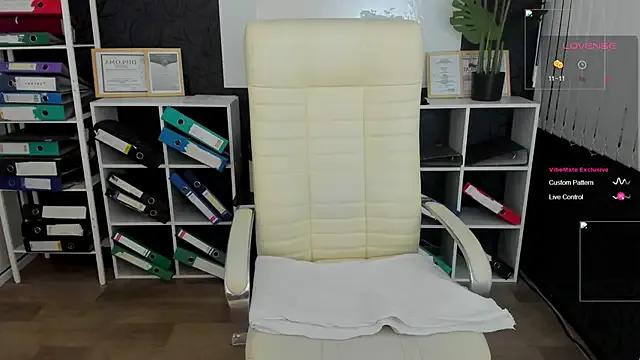 _feel_me_ from StripChat