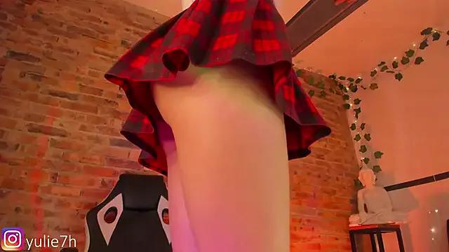 Try our streaming cams variety and talk on a personal level with our adorable girls streamers, showing off their bountiful shapes and dildos.