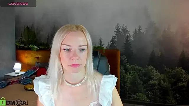_Keetti_ from StripChat is Freechat