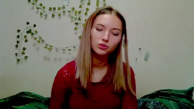 _kikiclark__ from StripChat is Freechat