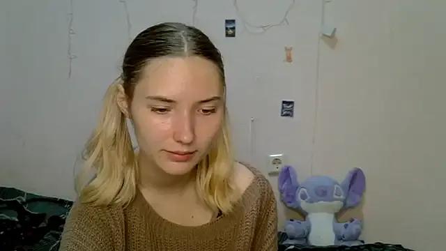 _kikiclark__ from StripChat is Freechat
