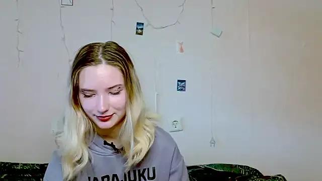 _kikiclark__ from StripChat