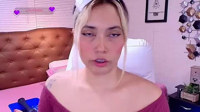_LiilyWong from StripChat