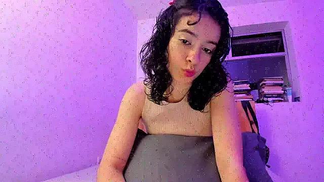 _Lunnaa_ from StripChat is Freechat