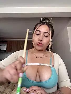 _ManuVeelez from StripChat is Freechat