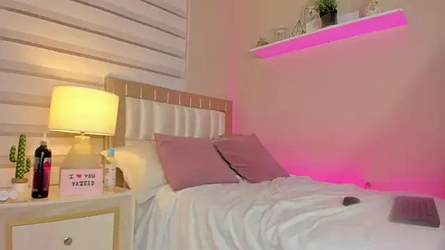 Try our streaming cams variety and talk on a personal level with our adorable girls streamers, showing off their bountiful shapes and dildos.