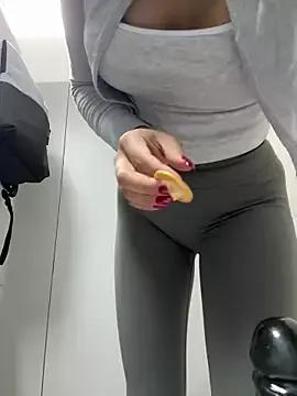 _MiaQueen_ from StripChat is Freechat