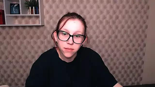 _MiraGold_ from StripChat is Freechat