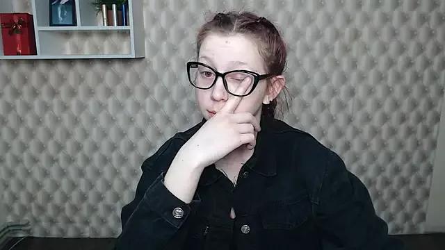 _MiraGold_ from StripChat is Freechat