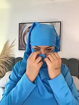 _Nadiaa from StripChat is Freechat