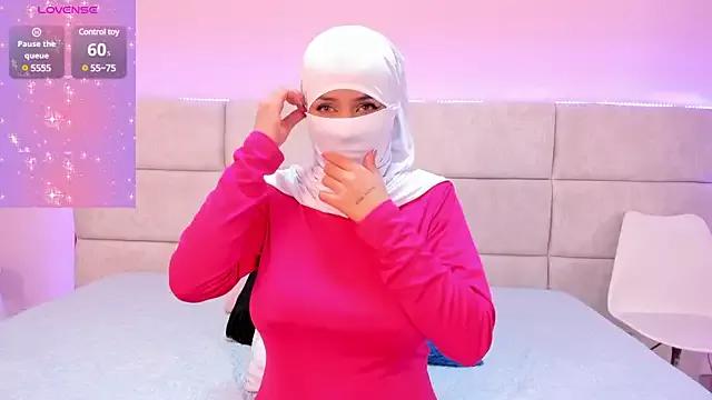 _Nadiaa from StripChat is Freechat