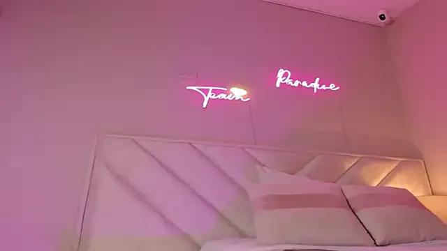 Try our streaming cams variety and talk on a personal level with our adorable girls streamers, showing off their bountiful shapes and dildos.