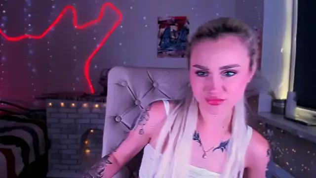 _Ravenaa from StripChat is Freechat