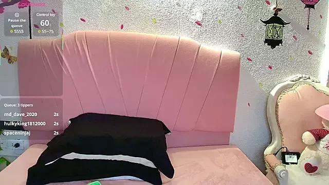 Try our streaming cams variety and talk on a personal level with our adorable girls streamers, showing off their bountiful shapes and dildos.