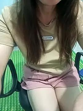 _Sara_768 from StripChat is Freechat