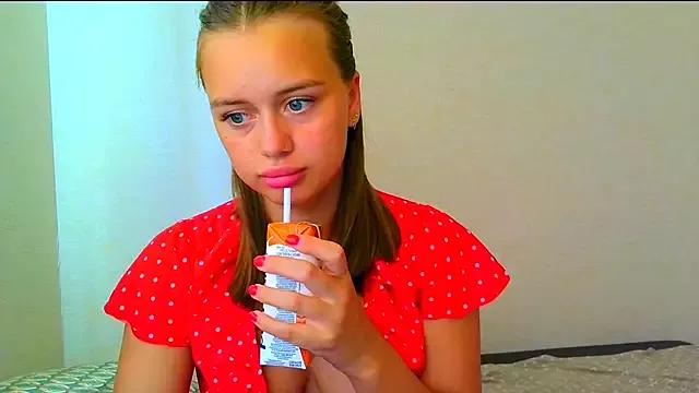 _tulipI8_Jess_beautiful from StripChat is Freechat