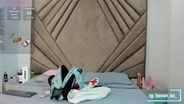_Valenntina_ from StripChat is Freechat