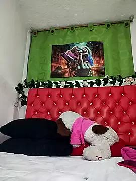 _Valentina_Squirt from StripChat is Freechat