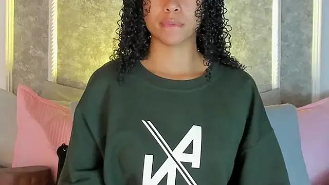 _victoriaa__lois from StripChat is Freechat