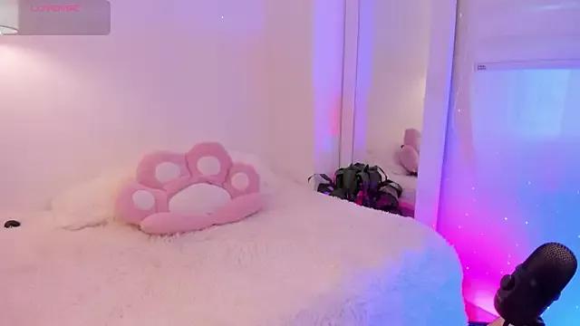 Try our streaming cams variety and talk on a personal level with our adorable girls streamers, showing off their bountiful shapes and dildos.
