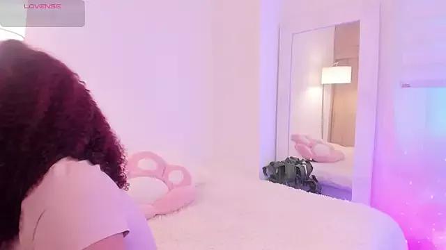 _Zahara_ from StripChat is Freechat