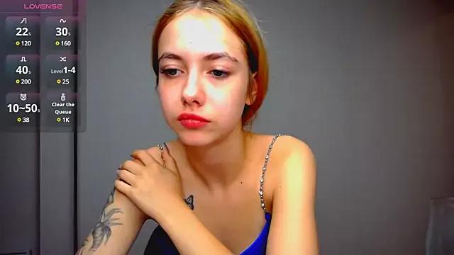 A_Karolina from StripChat is Freechat